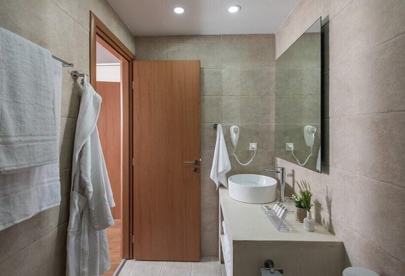 هتل Bluebell Luxury Suites