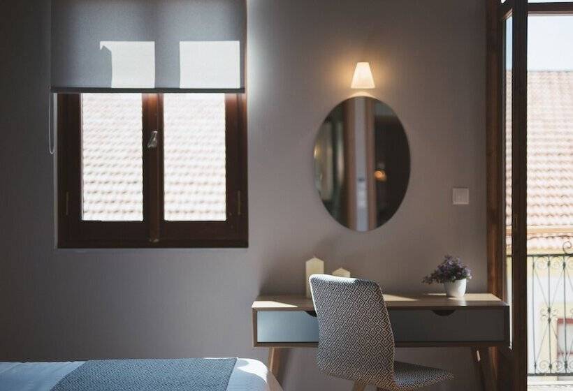 هتل Bluebell Luxury Suites