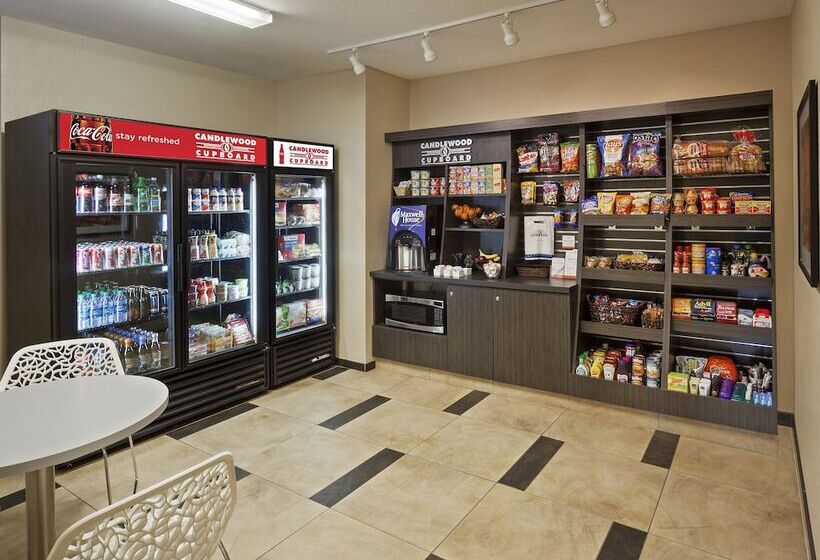فندق Candlewood Suites Pueblo, An Ihg