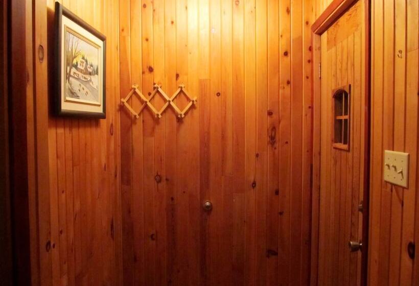 هتل Chalet Rustique Crds Tremblant