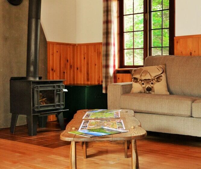 هتل Chalet Rustique Crds Tremblant