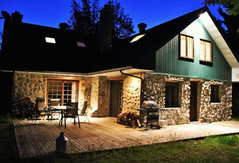 هتل Chalet Rustique Crds Tremblant