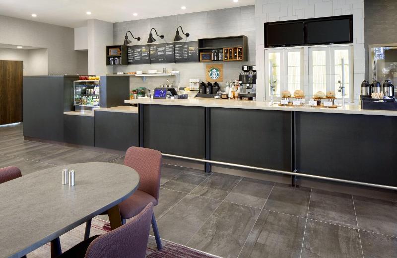 هتل Courtyard By Marriott Houston Intercontinental Airport
