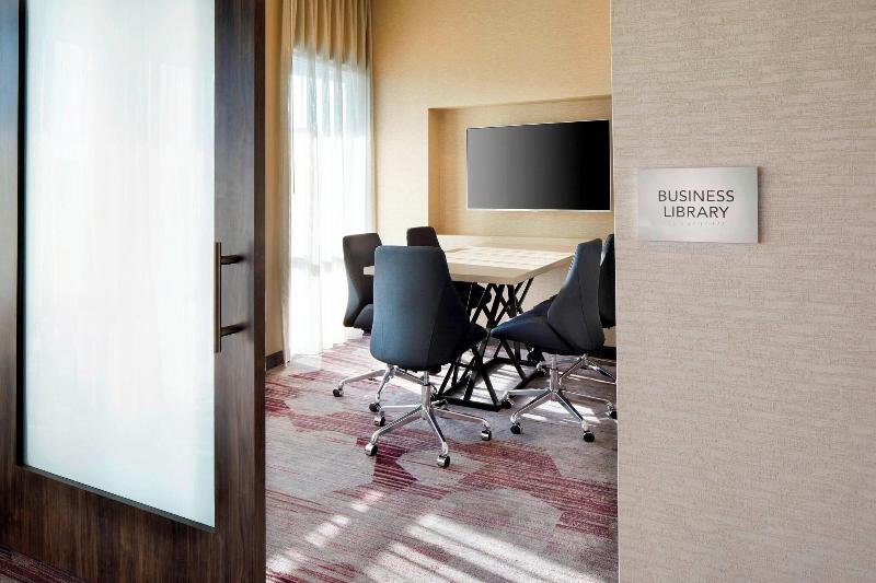 هتل Courtyard By Marriott Houston Intercontinental Airport