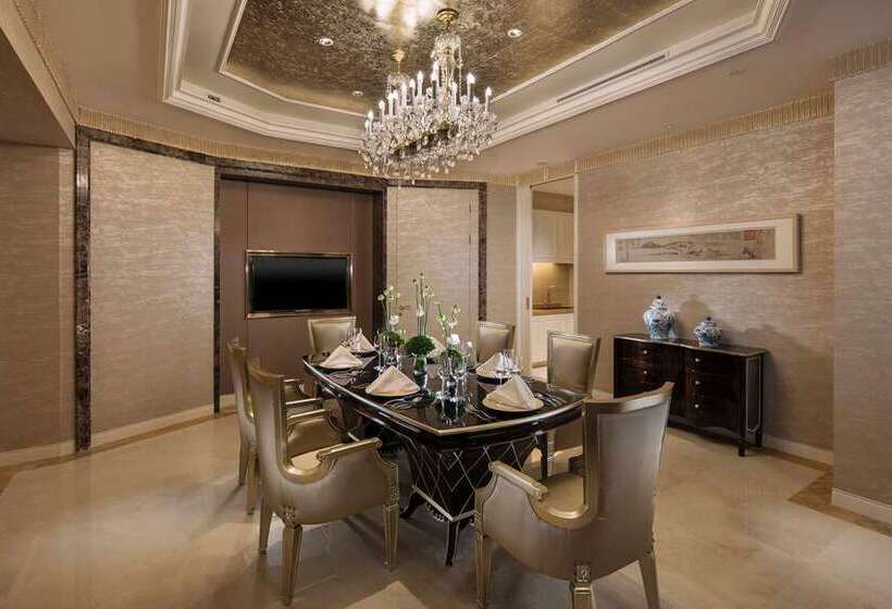 هتل Hilton Yantai