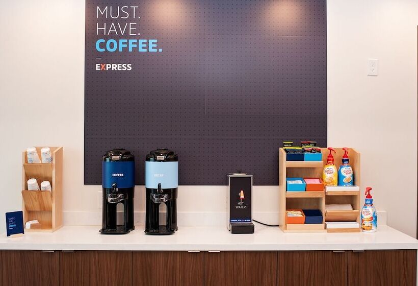 בית מלון כפרי Holiday Inn Express And Suites  Birmingham North Fultondale By Ihg