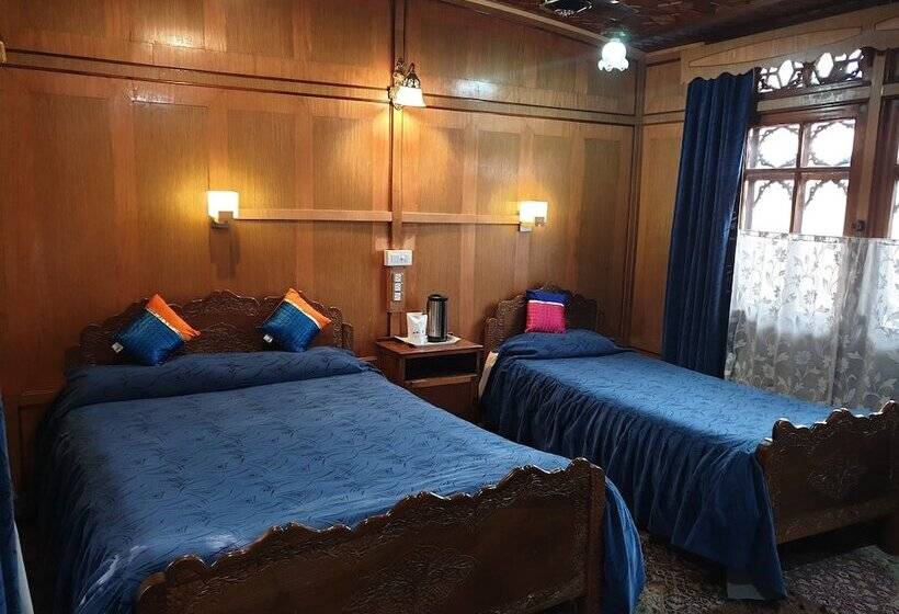 فندق Zaffer Group Of Houseboats