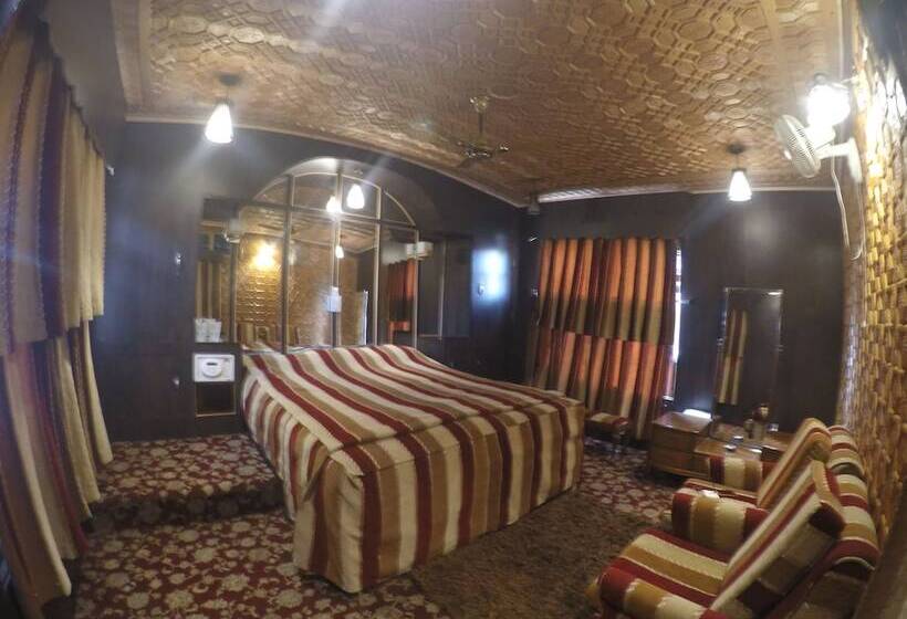 فندق Zaffer Group Of Houseboats