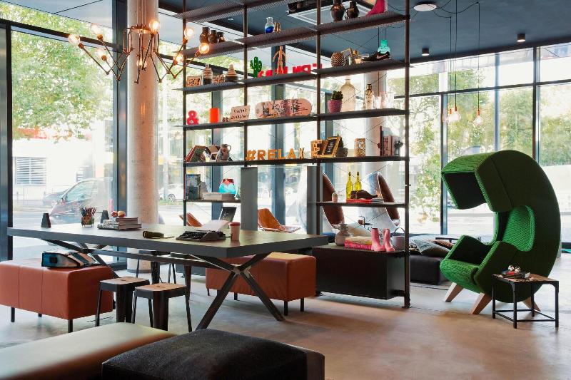 호텔 Moxy Frankfurt East