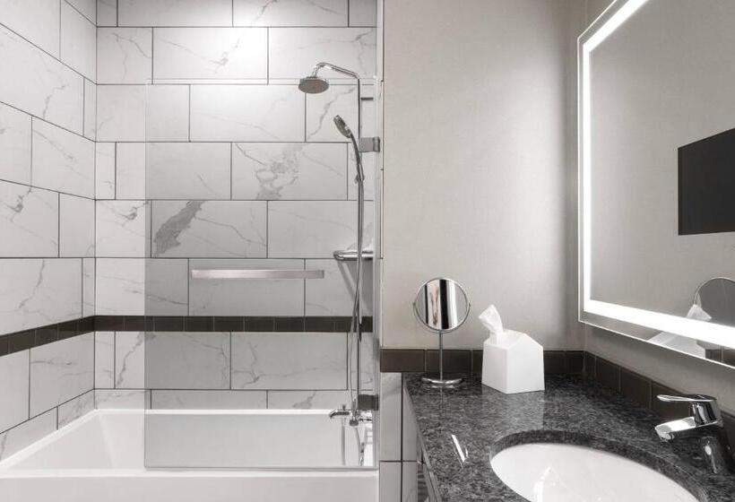 هتل The Current Iowa, Autograph Collection