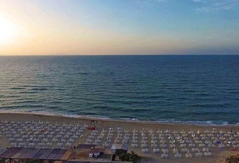 فندق Villaggio Dei Pini