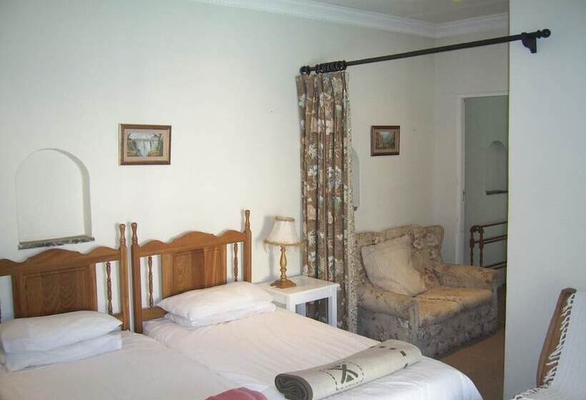 Пансион Nutmeg Guest House