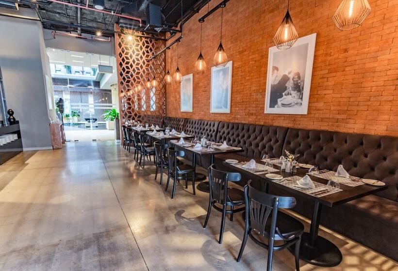 Fotos del hotel The Fives Downtown Hotel & Residences, Curio Collection by Hilton:  41