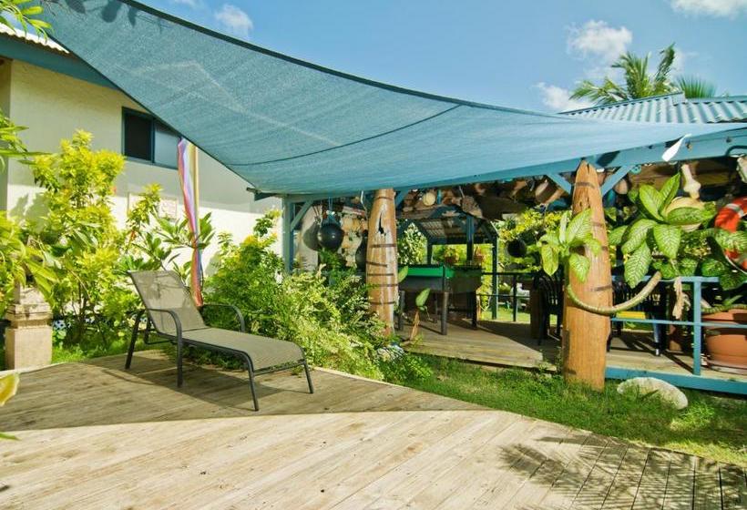 Cocos Castaway