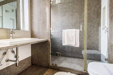 Fotos del hotel Fab Raj Darbar Iffco:  11