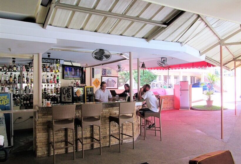 פונדק Kingston Lodge