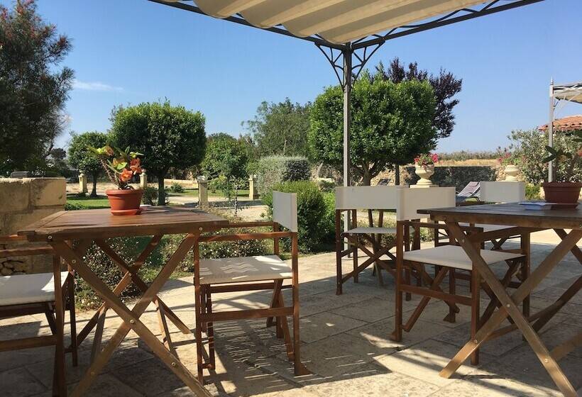 هتل Agriturismo Masseria Costarella
