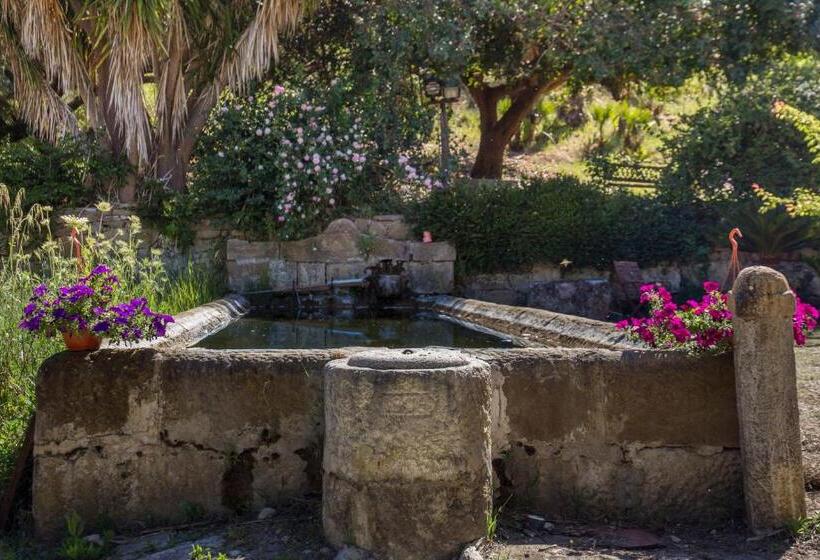 هتل Agriturismo Tarantola