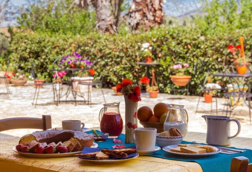 هتل Agriturismo Tarantola