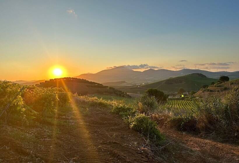 هتل Agriturismo Tarantola