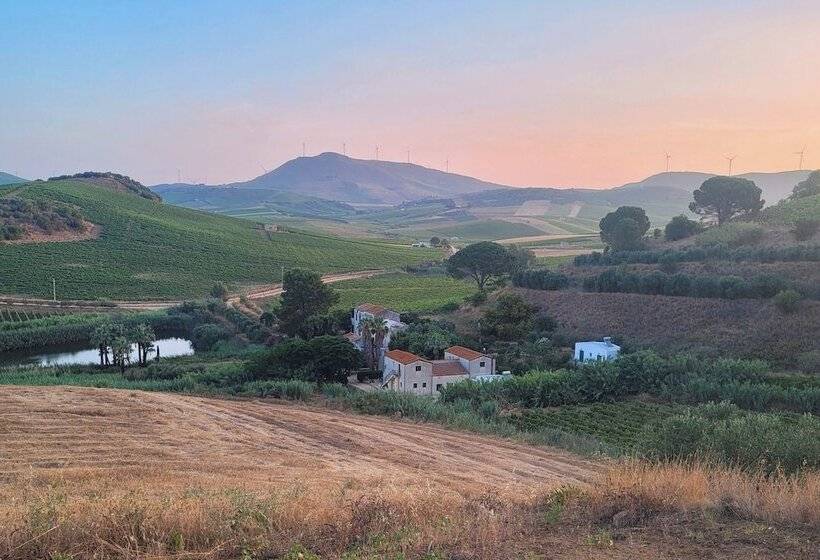 هتل Agriturismo Tarantola