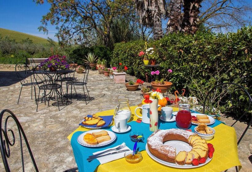 هتل Agriturismo Tarantola