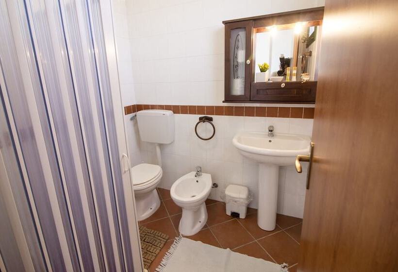 هتل Agriturismo Tarantola