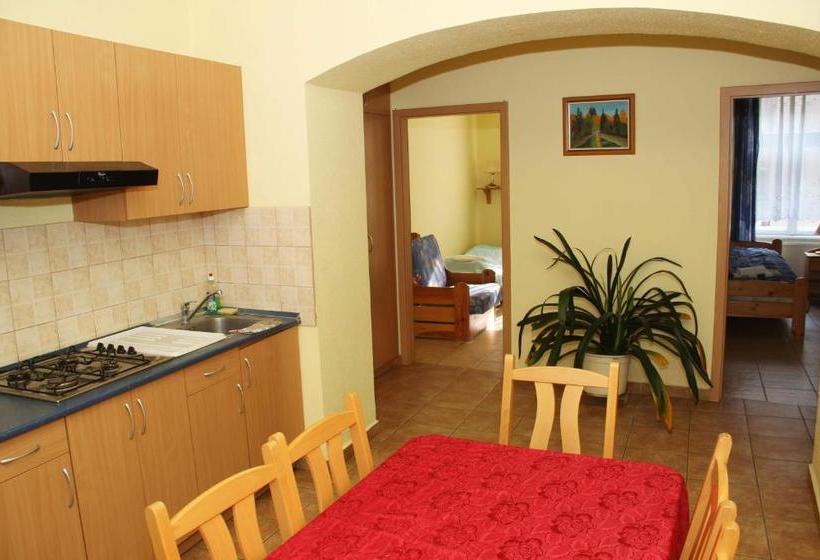 酒店 Aphrodite Apartments & Café