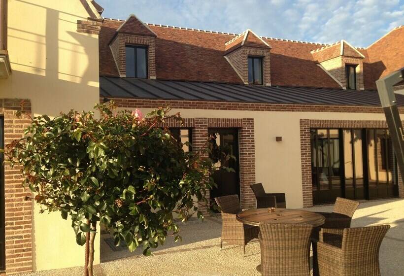 هتل Auberge Du Moulin à Vent, The Originals Relais