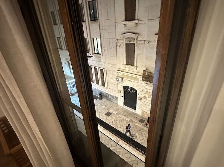 هتل B&b Degli Artisti Suite