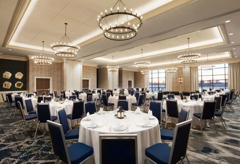 هتل Embassy Suites By Hilton Wilmington Riverfront