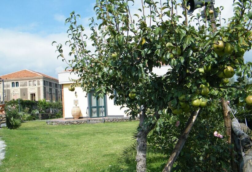 هتل Etna Wine Agriturismo