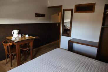 هتل Las Avutardas Hosteria