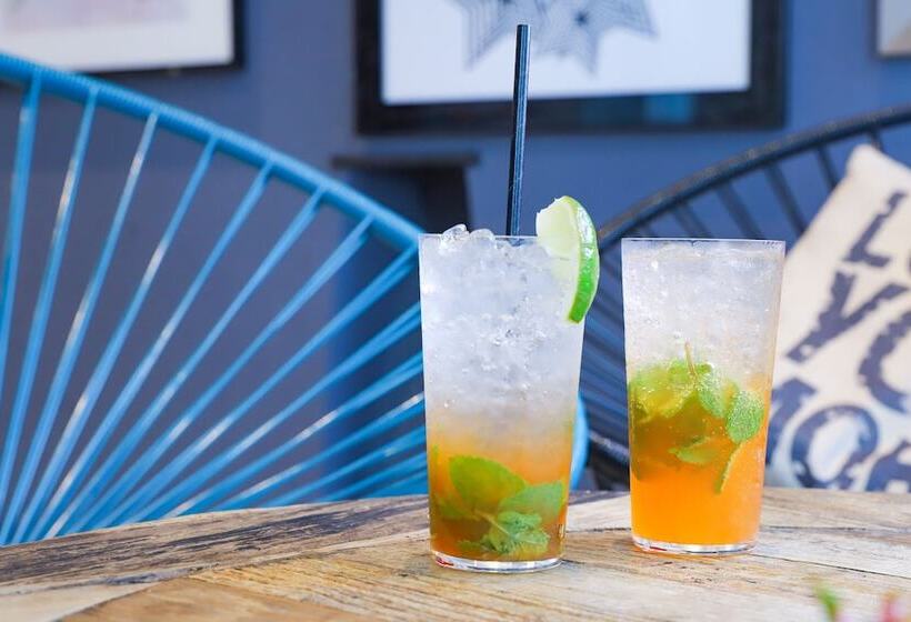 Fotos del hotel Moxy Osaka Honmachi By Marriott:  5