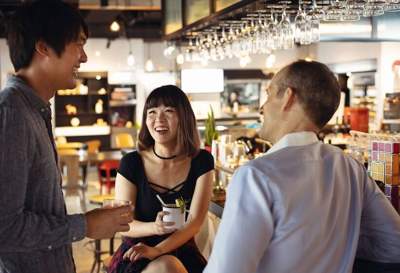 Отель Moxy Tokyo Kinshicho