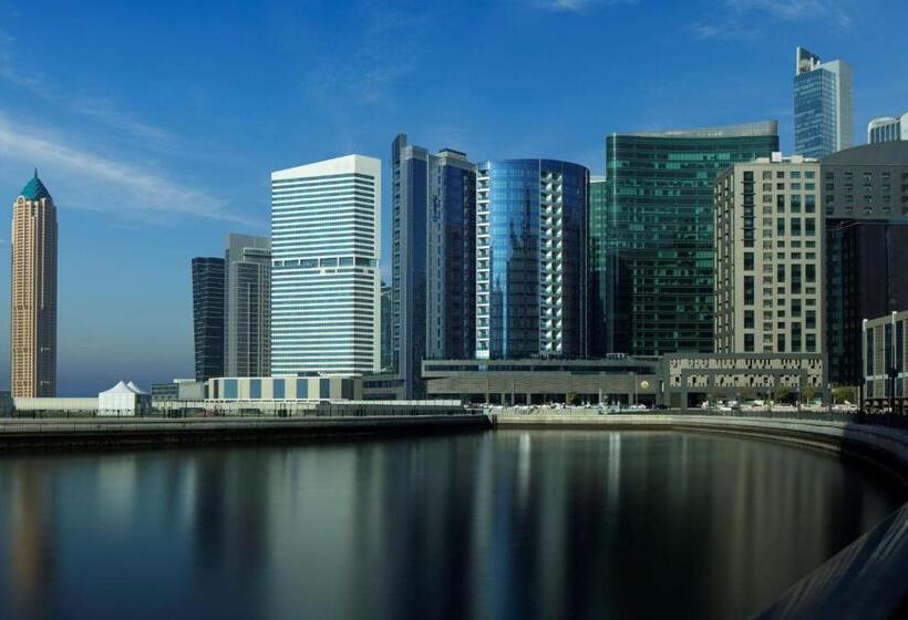 هتل Radisson Blu , Dubai Waterfront