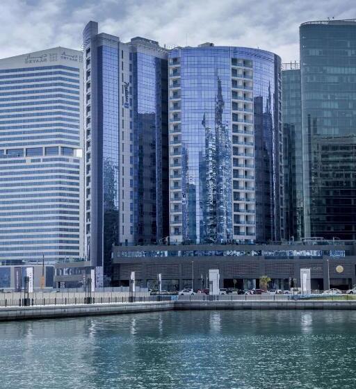 هتل Radisson Blu , Dubai Waterfront