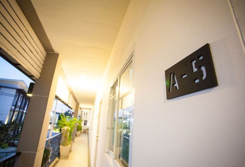 فندق The Loft Room Ubon