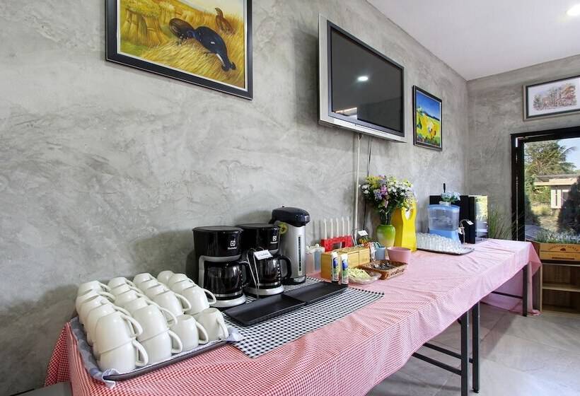 Отель White Knot Khao Yai