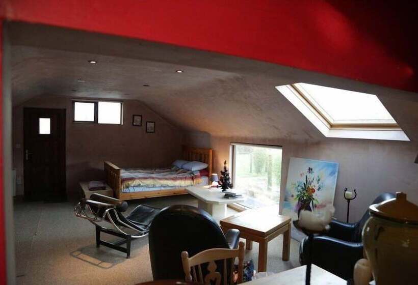 פנסיון The Village Studio Apartments