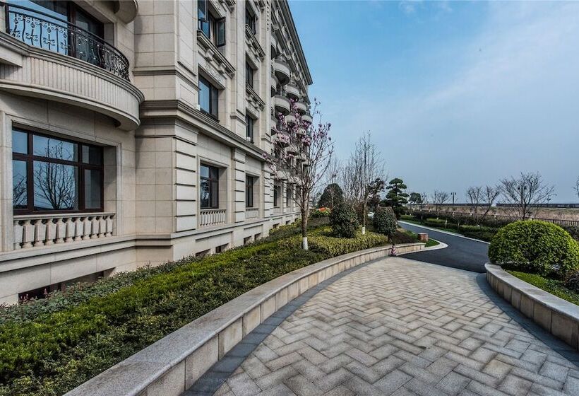 Qianjiang Junting Hotel, Haining