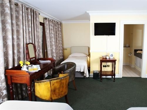 Reddans Of Bettystown Luxury Bed & Breakfast, Restaurant And Bar