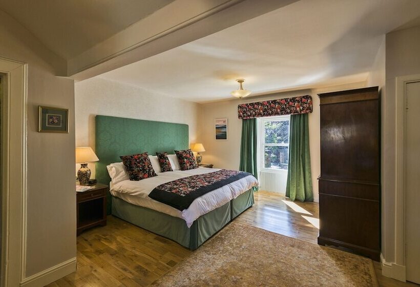 مبيت وإفطار Garvally House