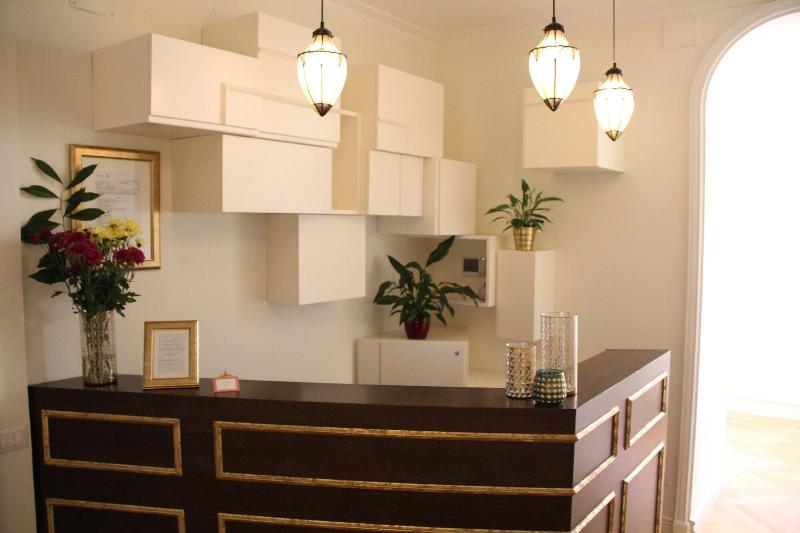 تختخواب و صبحانه Ingrami Suites And Spa