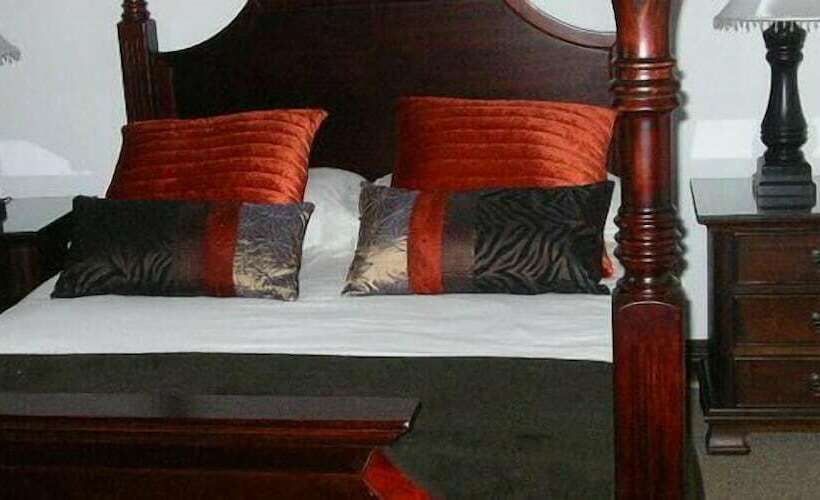 تختخواب و صبحانه Readman Lodge
