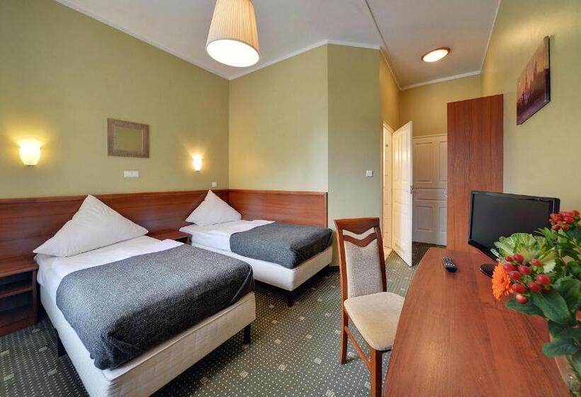 Belweder   Przy Hotelu Golebiewski