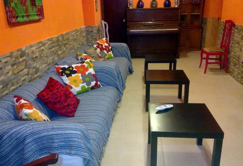 De Cadiz Cadi Hostel