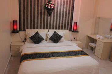 هتل Al Amoria Apartments