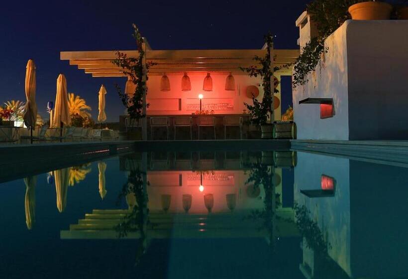 هتل Gatzara Suites Santa Gertrudis