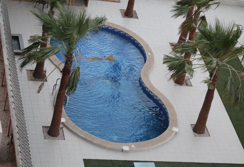 هتل Golden Tulip Al Khobar Suites